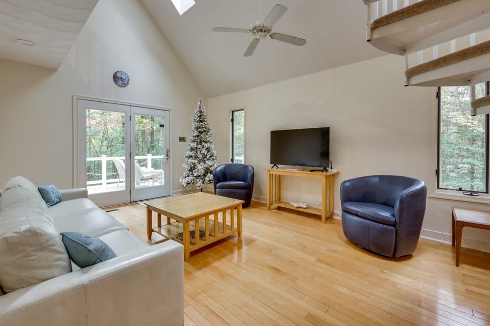 Lake Access, Tranquil Acreage: Farnham Cottage Cottage in Virginia