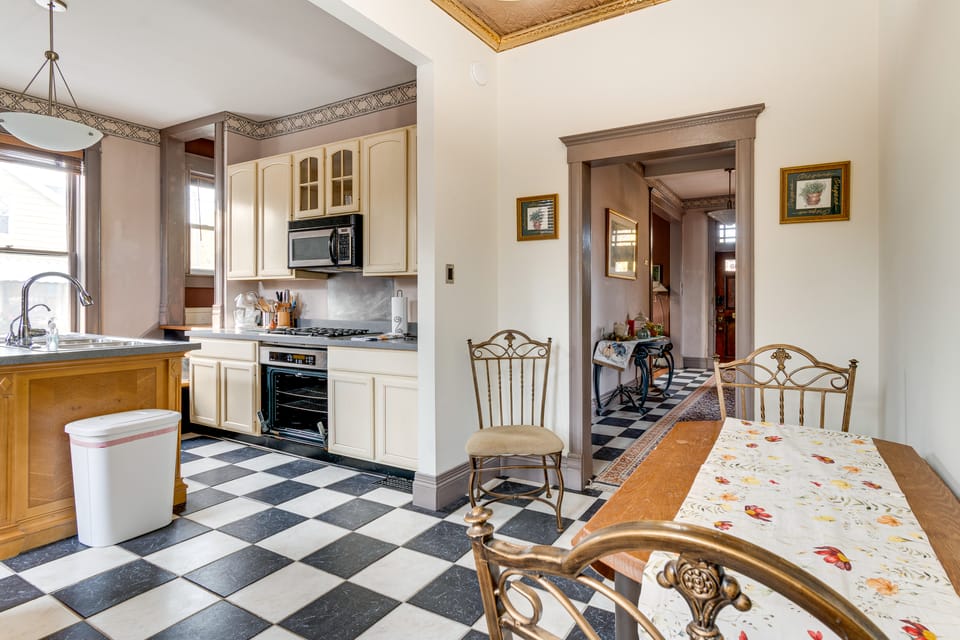 Route 66 Historic Library Home: Pet-Friendly! House in Illinois
