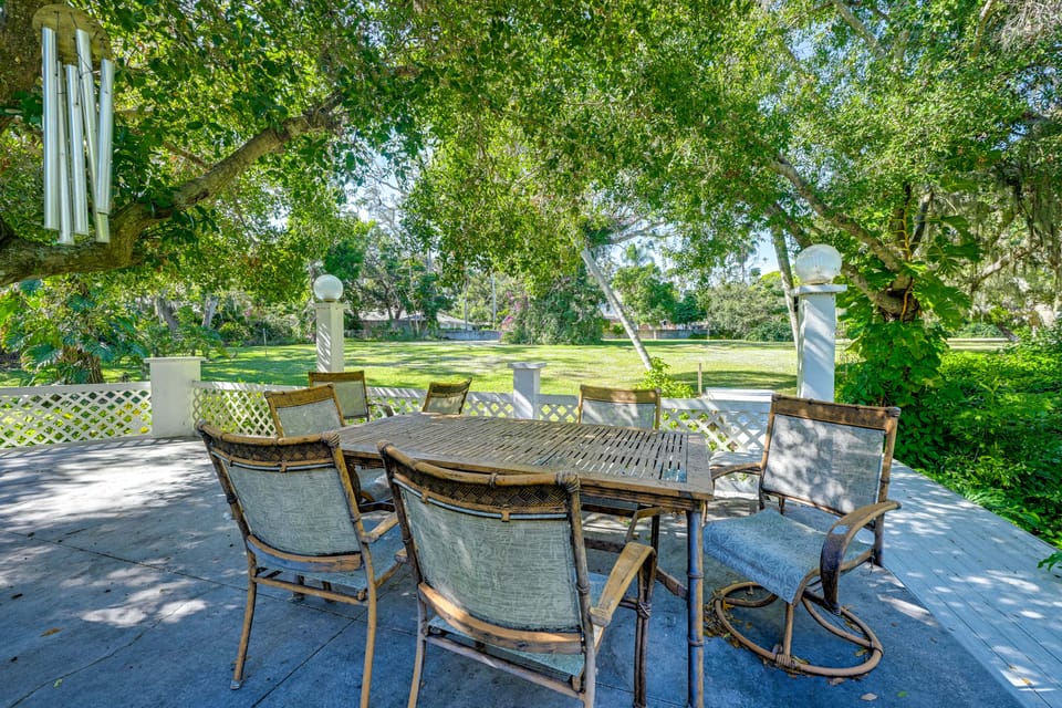 Explore Dtwn Sarasota & Beaches: Home w/ Lush Yard House in Sarasota