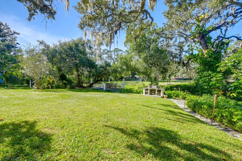 Explore Dtwn Sarasota & Beaches: Home w/ Lush Yard House in Sarasota