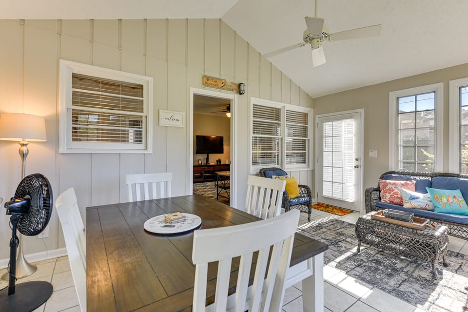 Steps to Sea! Family Getaway in North Myrtle Beach House in North Myrtle Beach