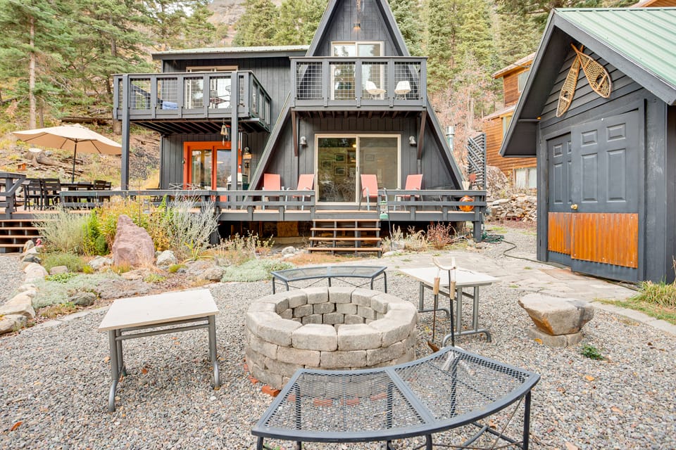 The Switzerland of America Downtown Ouray Cabin! House in Ouray
