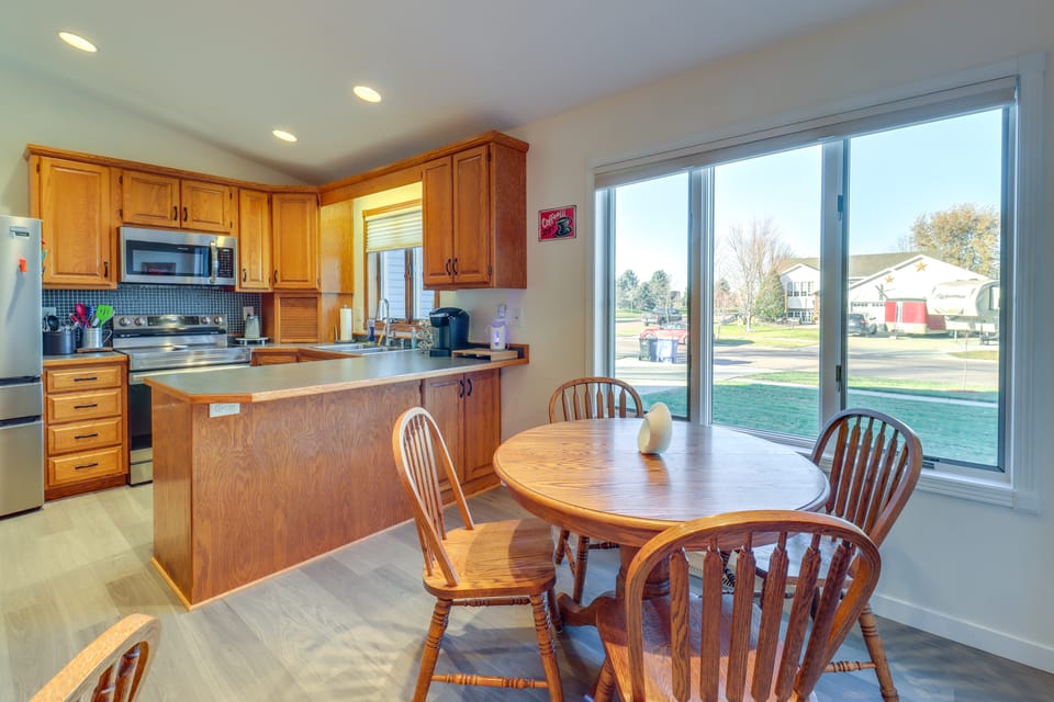Work & Play: Pet-Friendly Fargo Home 6 Mi to Dtwn House in Fargo