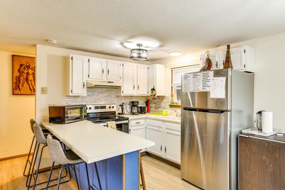 Ski, Swim & Hike! Family Home in Tobyhanna House in Coolbaugh Township