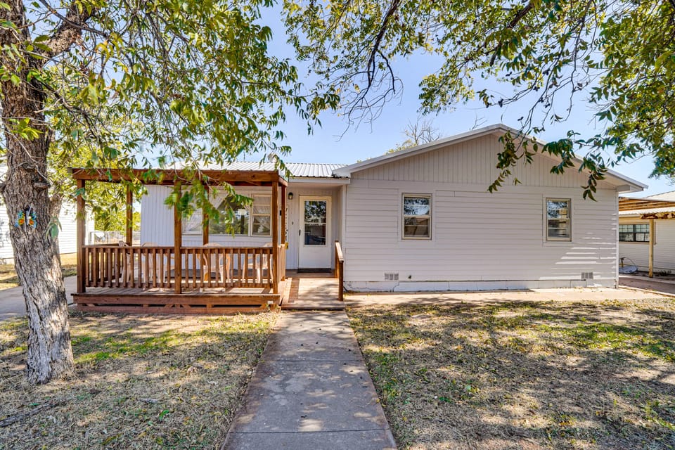 Near Hunting Grounds: Aspermont Home w/ Yard House in Texas