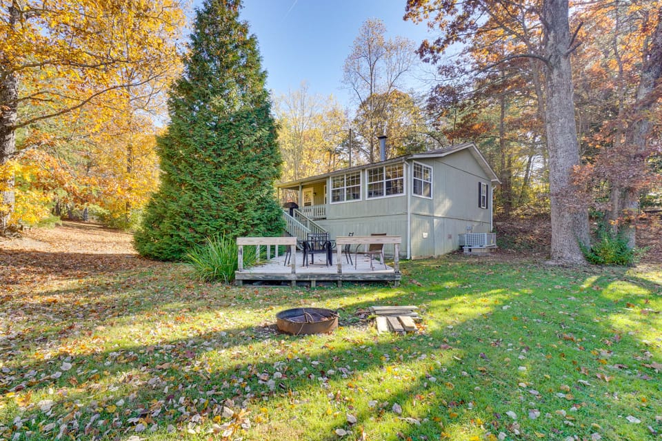 10 Mi to GSMNP: Scenic Lake in the Sky Retreat! House in Great Smoky Mountains
