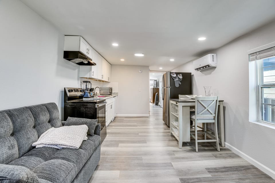 Prime I-10/610 Access! Houston Home Base Apartment in Houston