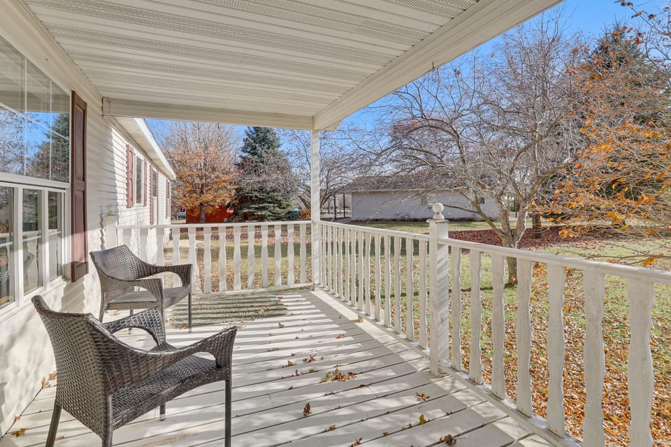 8 Mi to Dtwn Rochester: Peaceful Home w/ Deck! House in Rochester