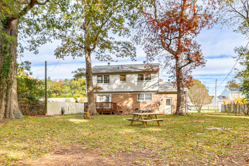 Near Beaches, Base & Bay! Hampton Home w/ Backyard House in Hampton