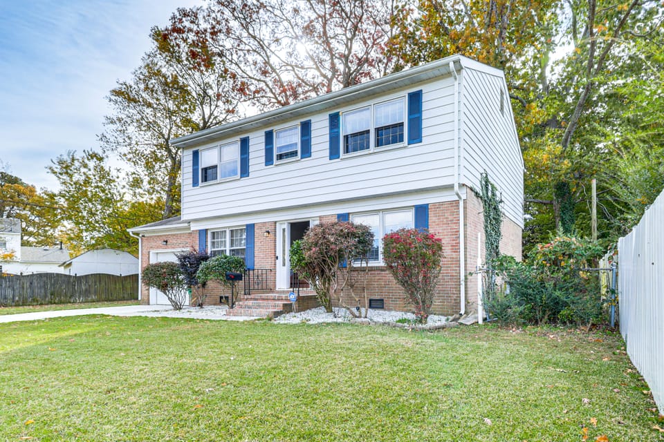 Near Beaches, Base & Bay! Hampton Home w/ Backyard House in Hampton