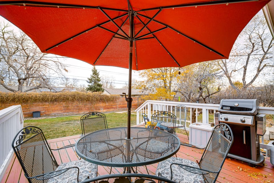 Easy I-25 Access! Vibrant North Denver Home House in Thornton