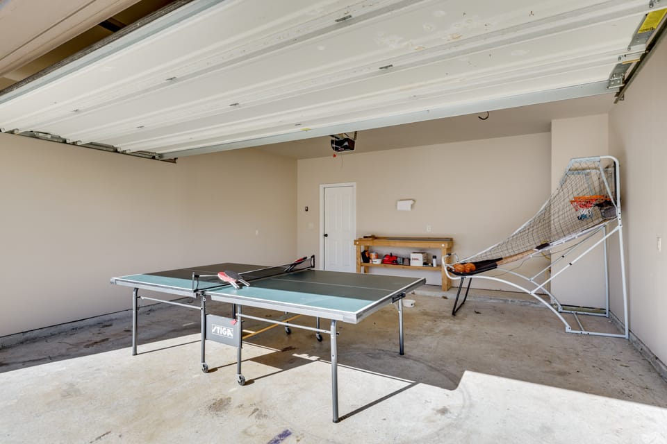 3,000-Sq-Ft Family Home in Anna w/ Game Room! House in Anna