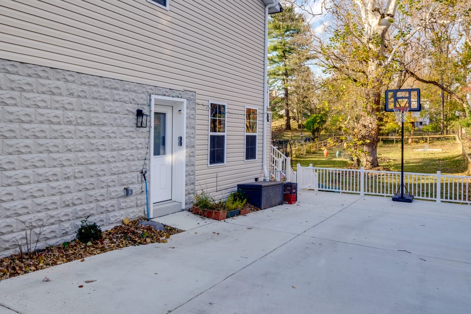 Walk to Metro & Downtown! Cozy Silver Spring Apt Apartment in Takoma Park