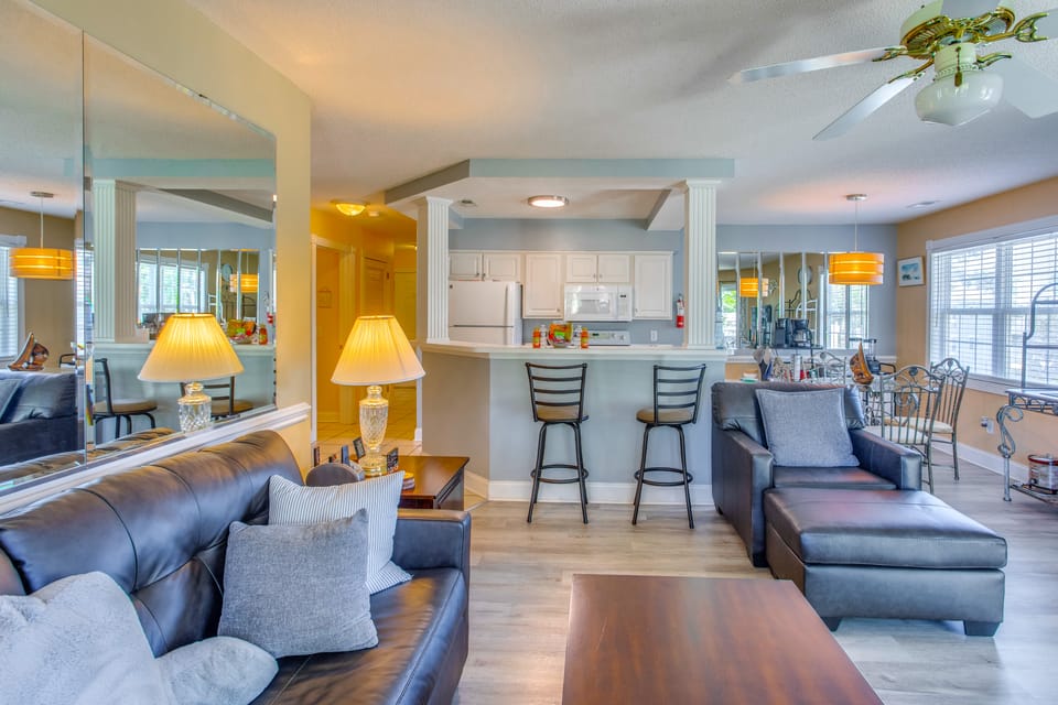 Golfer's Haven: Calabash Condo, 9 Mi to Beach Apartment in South Carolina