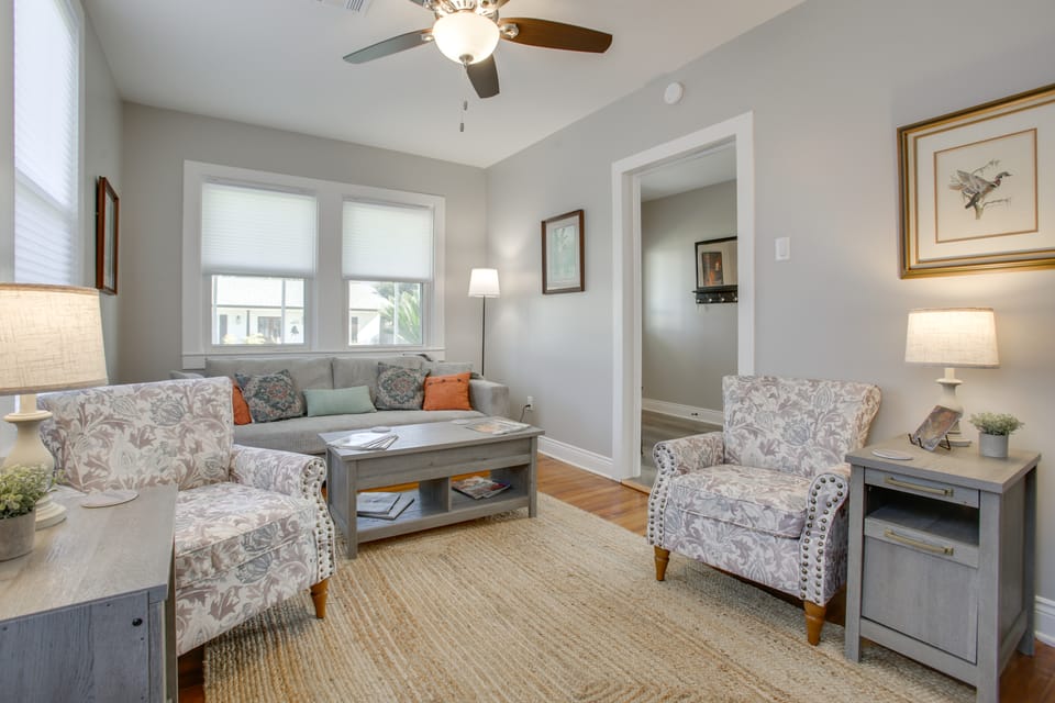 Cajun Country Getaway! Historic Lutcher Bungalow House in Louisiana