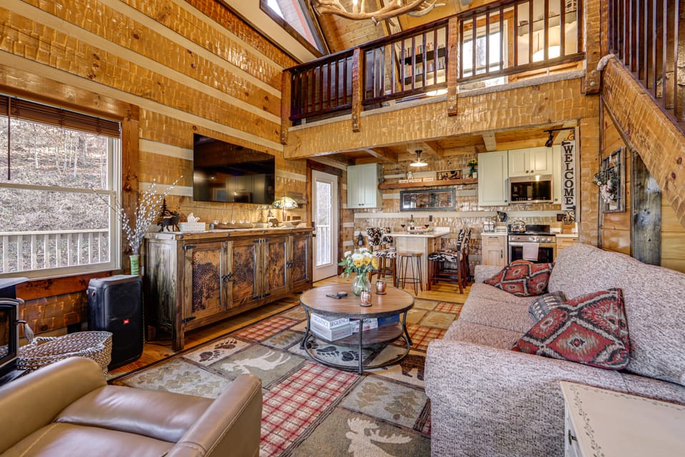 Hot Tub Haven! Mtn-View Home 13 Mi to Bryson City! House in Qualla