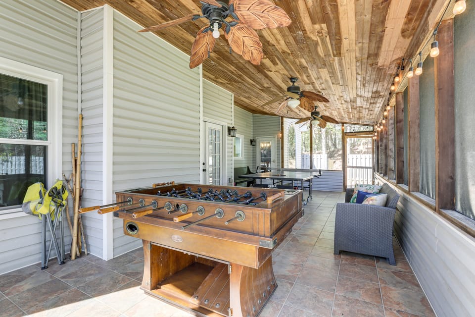 Walk to Trails: Peaceful Family Home in Braselton House in Lake Lanier