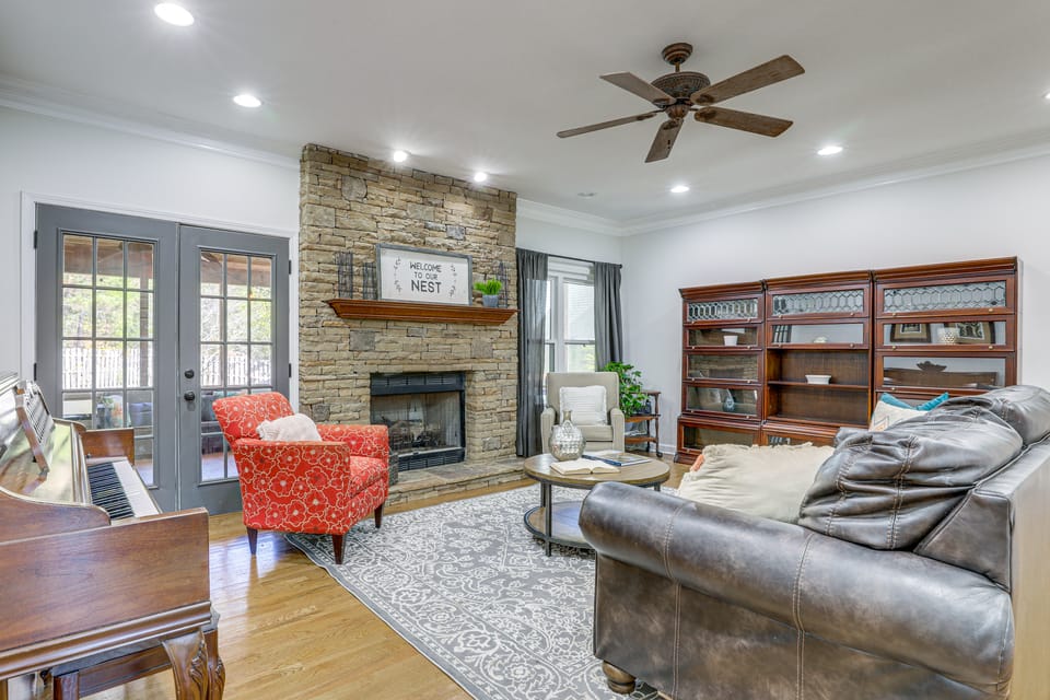 Walk to Trails: Peaceful Family Home in Braselton House in Lake Lanier