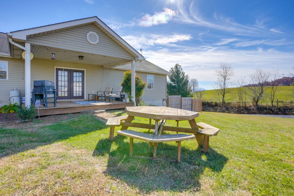 Shenandoah Retreat | Views + Stargazing House in Shenandoah Valley