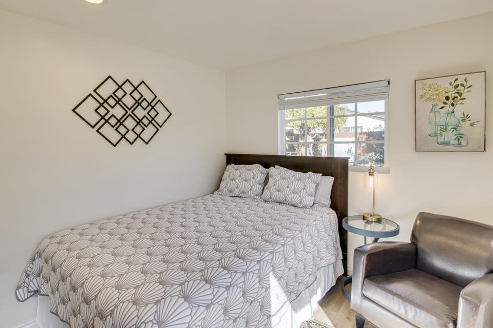 Work & Play! Extended-Stay Studio in Simi Valley Apartment in Simi Valley