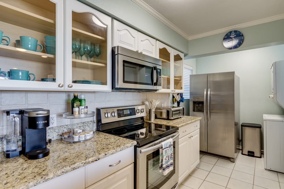 Pool Access + Views: Waterfront Lake Conroe Escape Apartment in Lake Conroe