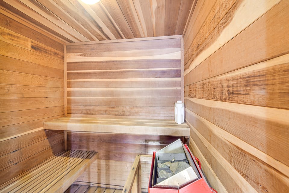 Private Sauna! Spacious Ski Condo Near Winter Park Apartment in Fraser