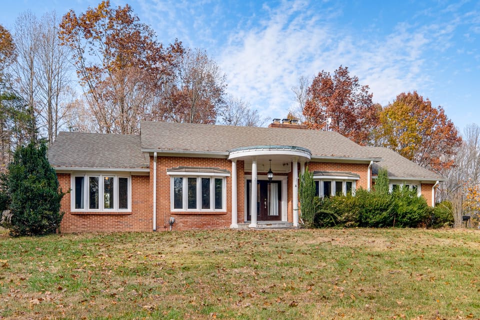 Serene & Spacious! Family-Friendly Catharpin Home House in Virginia