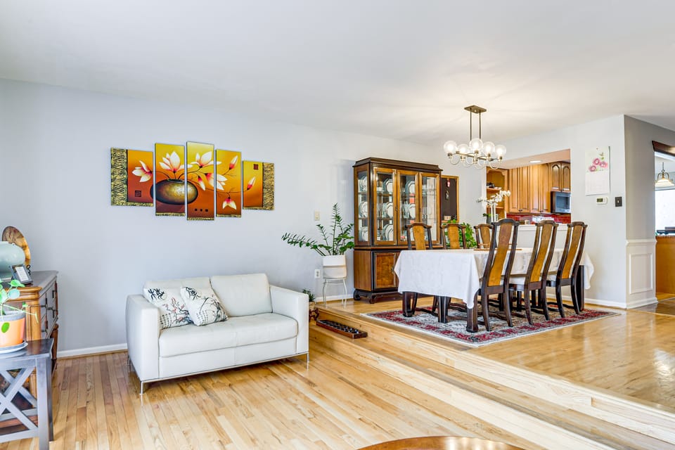 1 Mi to Centennial Park: Gem w/ Golf Course Views Apartment in Ellicott City