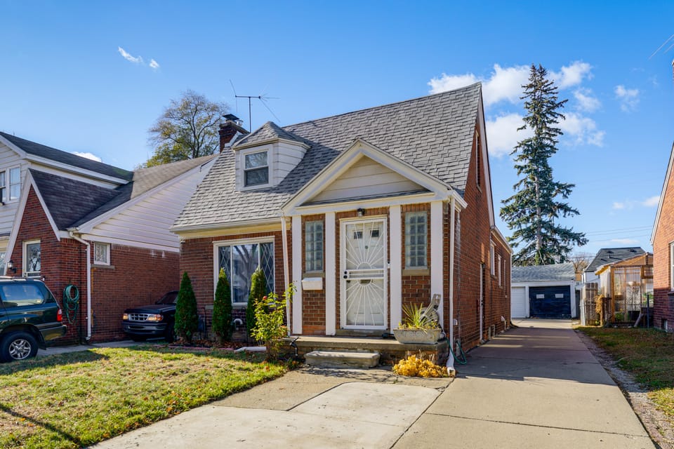 9 MI to Ford Field: Spacious Pet-Friendly Home House in Detroit