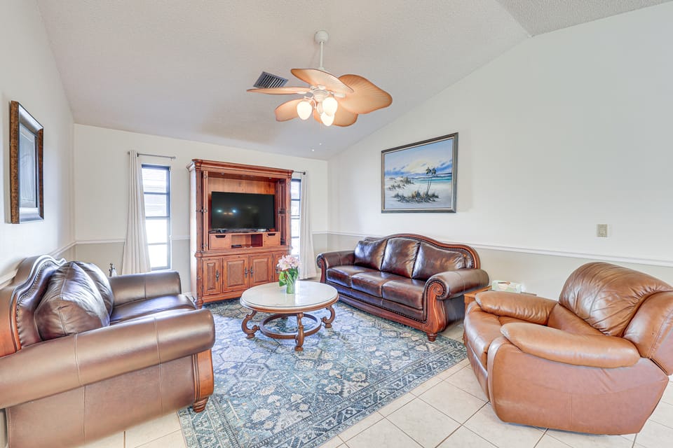 7 Mi to Harborwalk: Spacious Home w/ Private Pool House in Florida