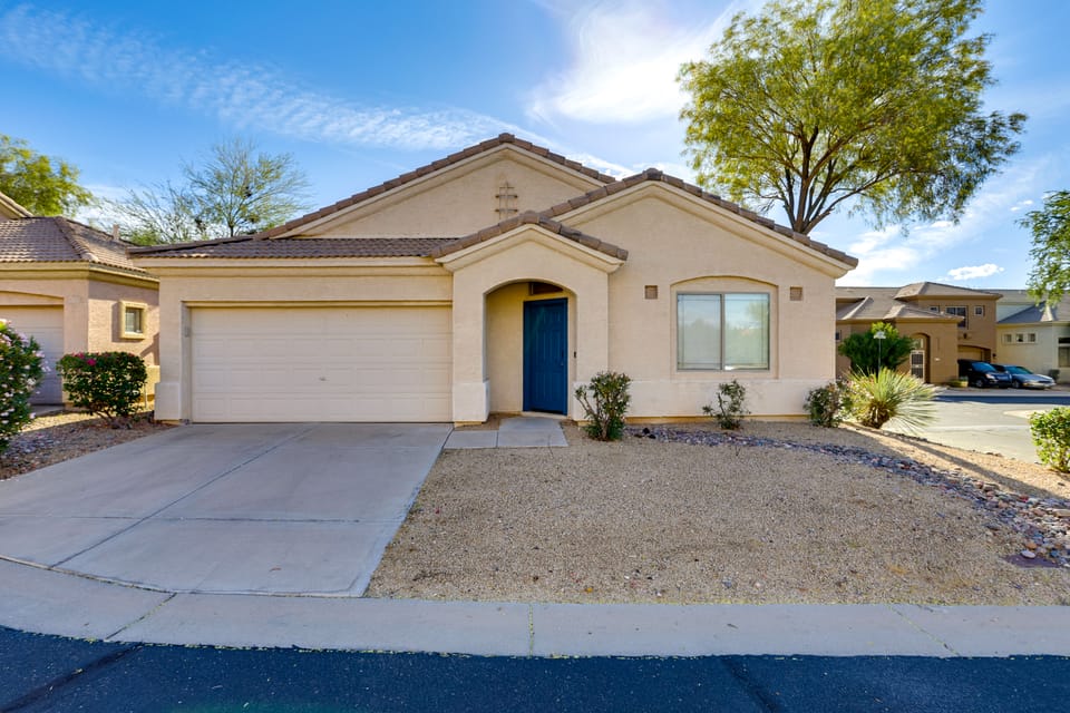 Hike, Golf & Relax: Desert Retreat in Cave Creek House in Phoenix