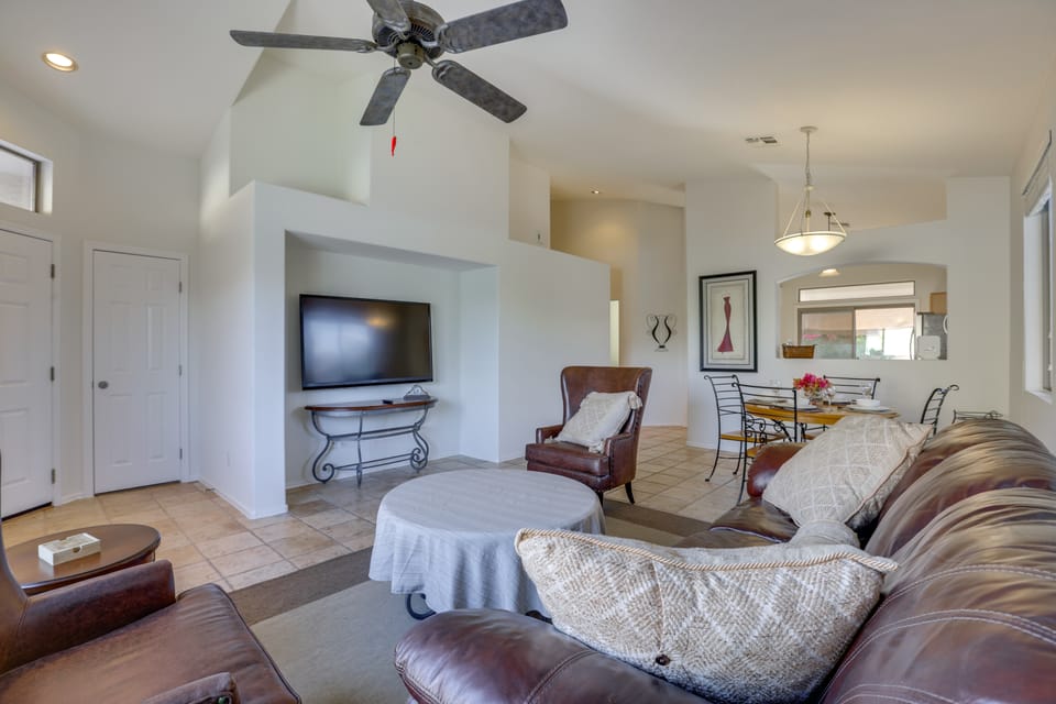 Hike, Golf & Relax: Desert Retreat in Cave Creek House in Phoenix