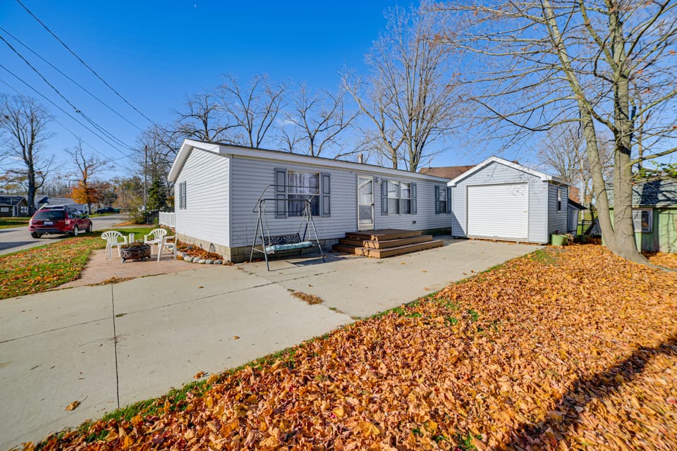 Walk to Houghton Lake! Family Retreat w/ Patio House in Houghton Lake