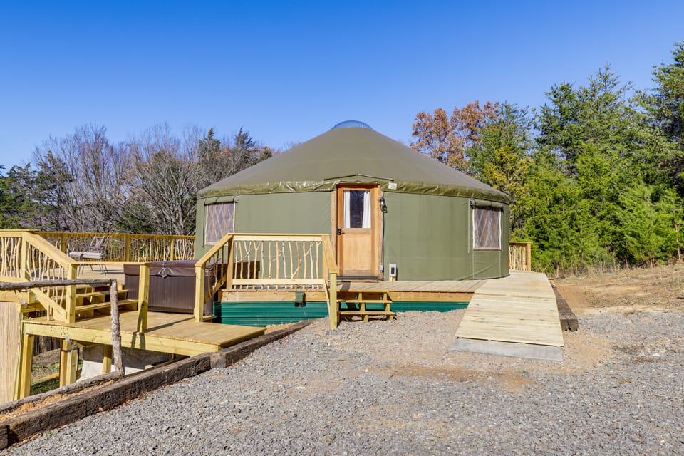 Glamping w/Mountain Views! Newport Yurt Retreat! House in Tennessee