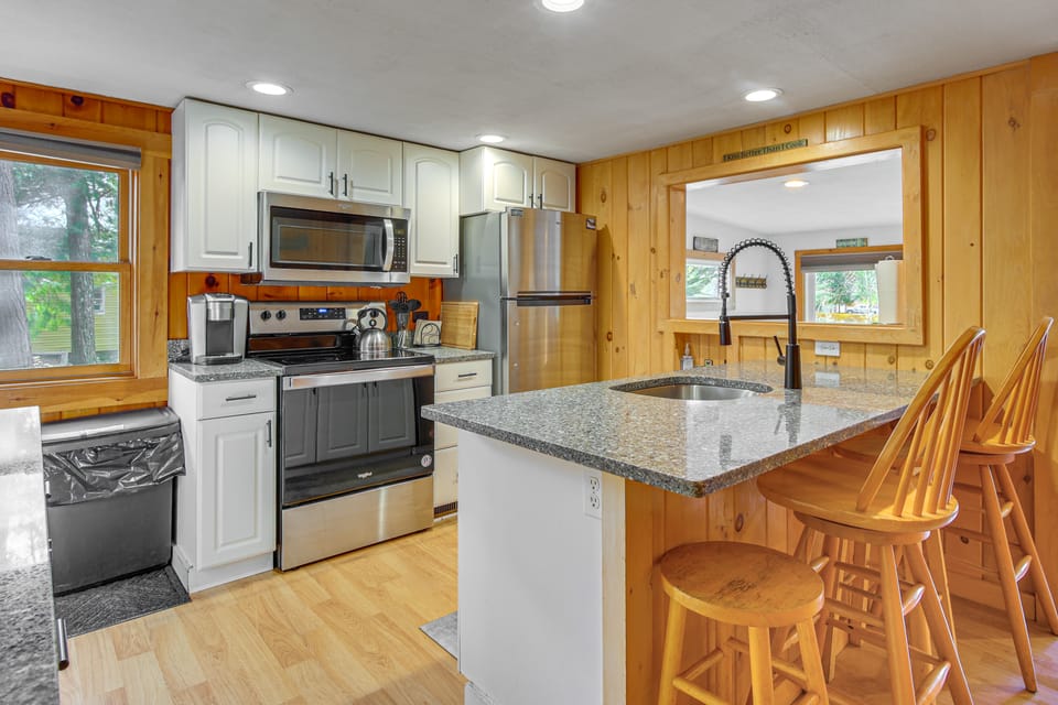 Ludlow Cabin on Lake Pauline w/ Outdoor Fire Pit House in Vermont