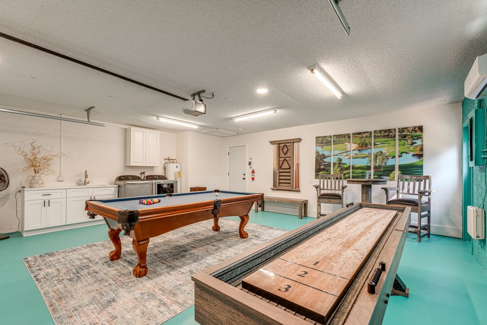 Modern Coastal Escape 1 Mi to Anclote River Park House in Florida