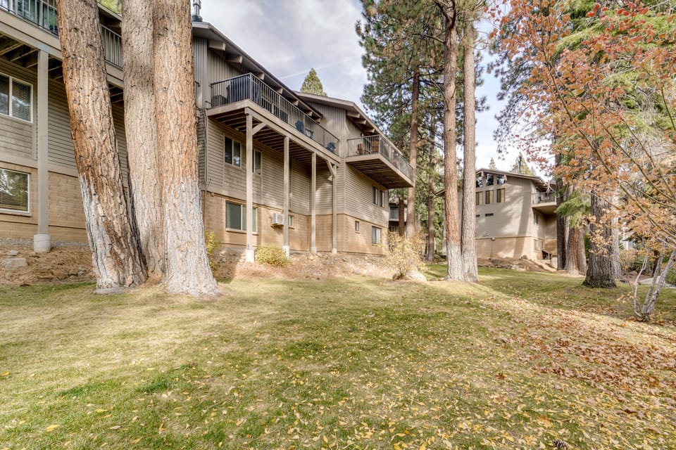 All-Season Fun! Family Tahoe North Shore Getaway Apartment in Incline Village