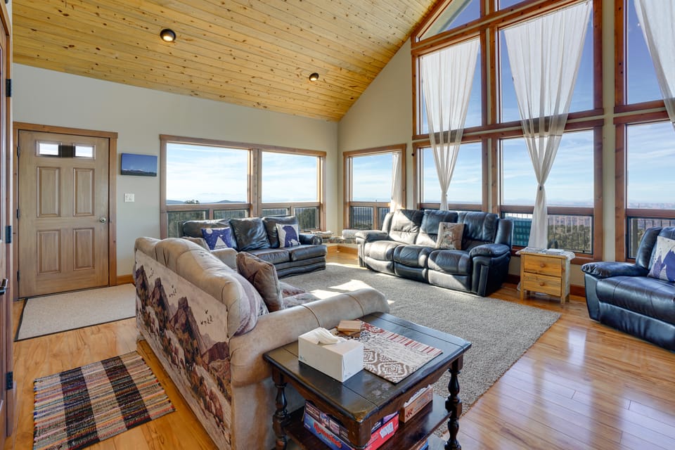 Close to Trails! Ultimate Seclusion at Moab Cabin House in Utah