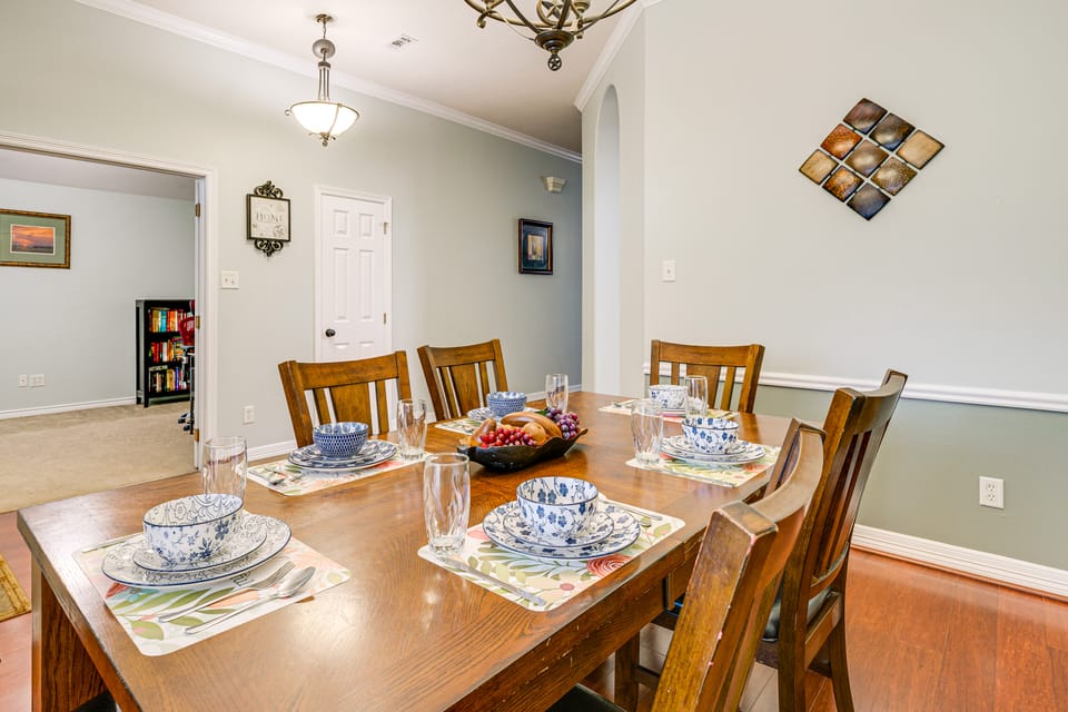 Gateway to Aggieland! College Station Family Home House in College Station