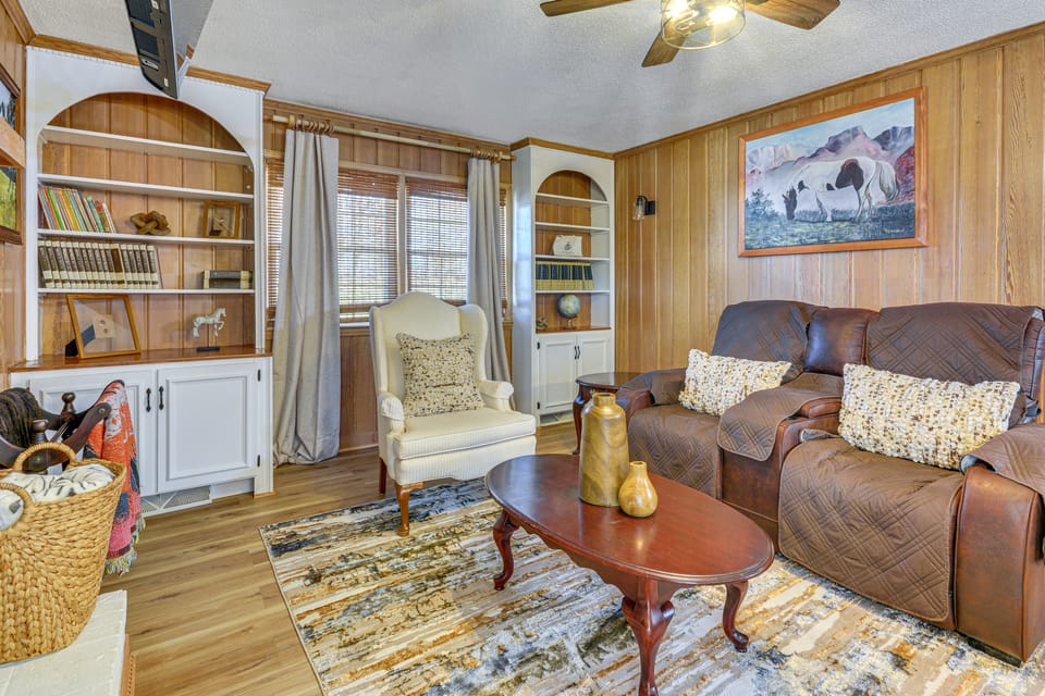 River, Trails & Wine! Extended Escape Near Mt Airy House in North Carolina