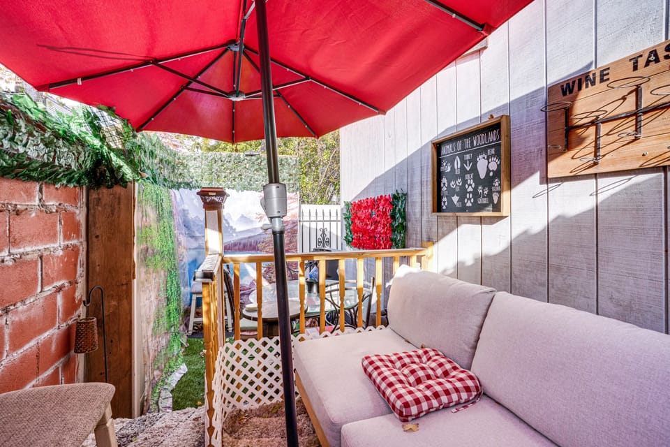 Upper Clinton Hill Studio! Walk to Eats & Shops Apartment in Newark