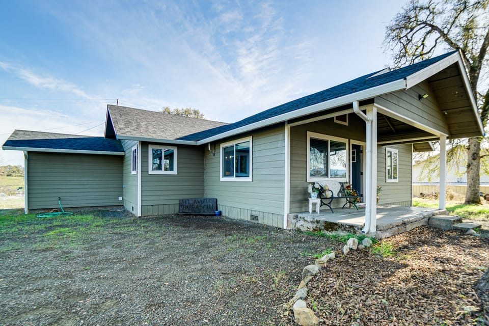 2 Mi to Clear Lake: Pet-Friendly Lakeport Retreat! House in Russian River