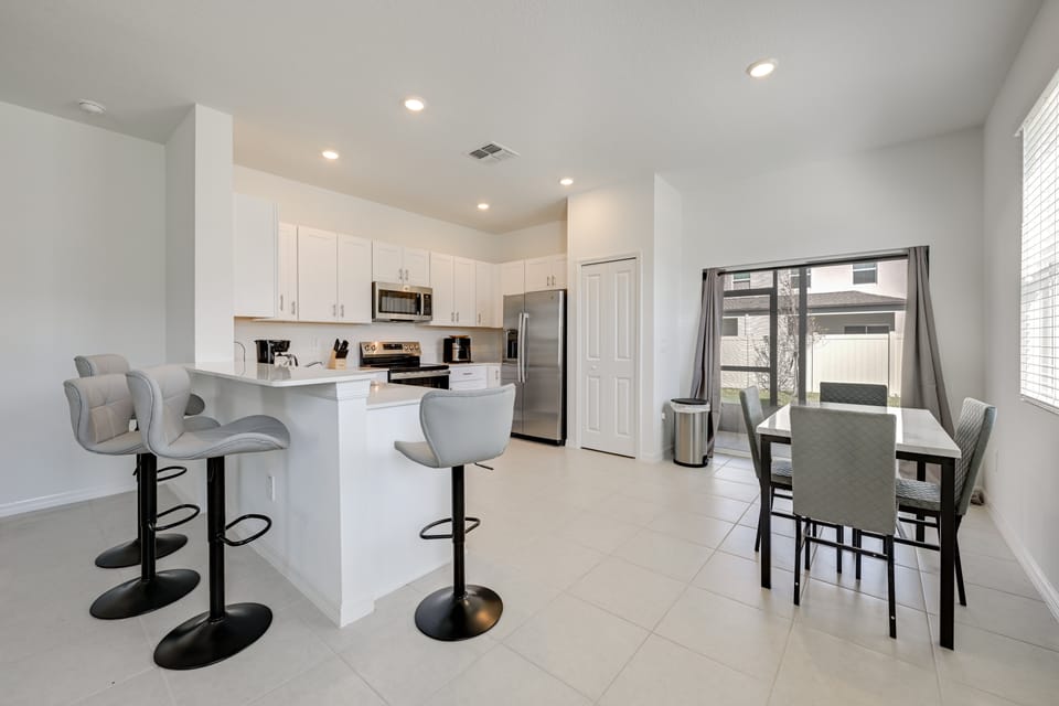Newly Built Townhome 8 Mi to Manatee Viewing Ctr! Apartment in Ruskin