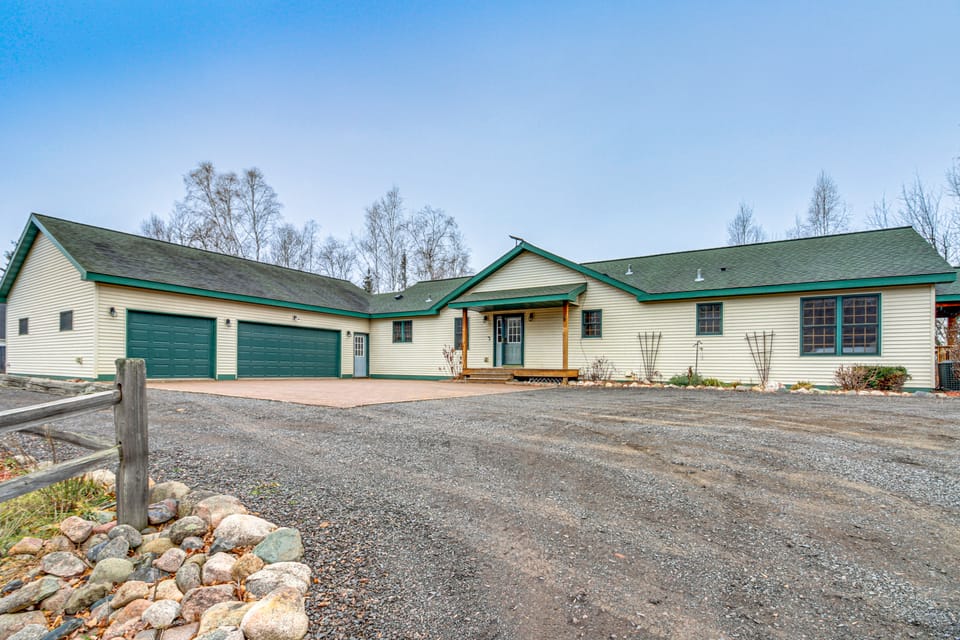 Private Lakefront Home w/ Game Room in Aurora! House in Biwabik