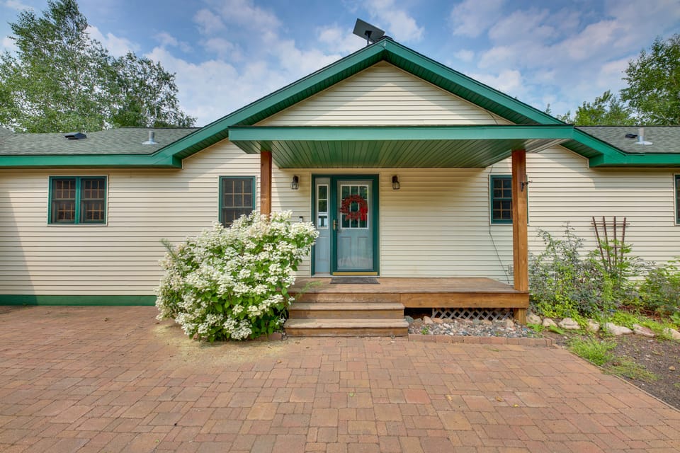 Private Lakefront Home w/ Game Room in Aurora! House in Biwabik