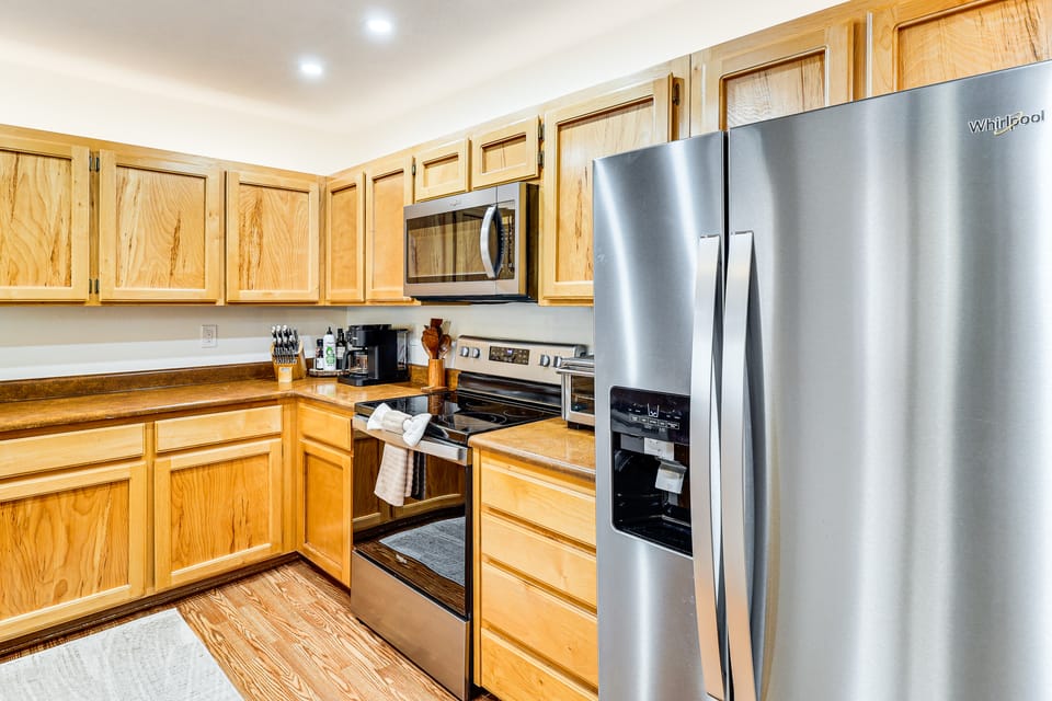1 Mi to Golf Course: WFH-Friendly Pinetop Retreat Apartment in Arizona