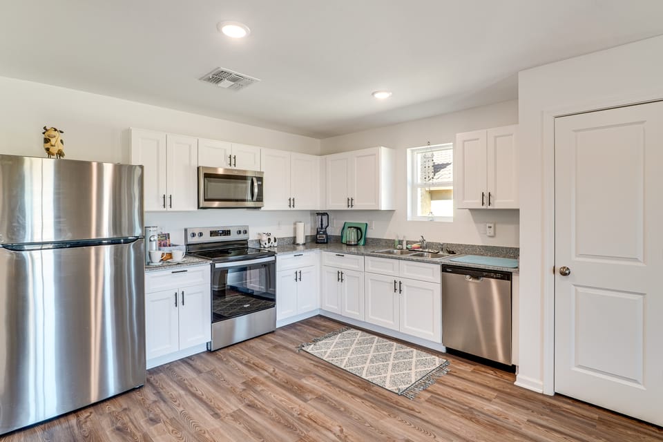 6 Mi to State Park: Newly Built Home in Benson! House in Arizona