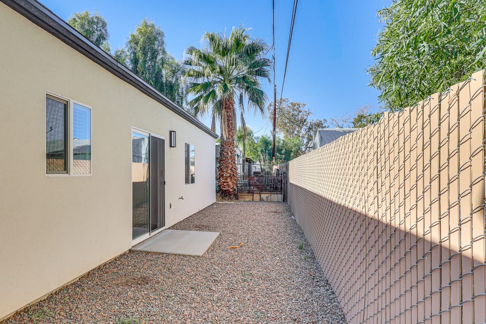 1 Block to Boat Launch! Home w/ Dog-Friendly Yard House in Bullhead City