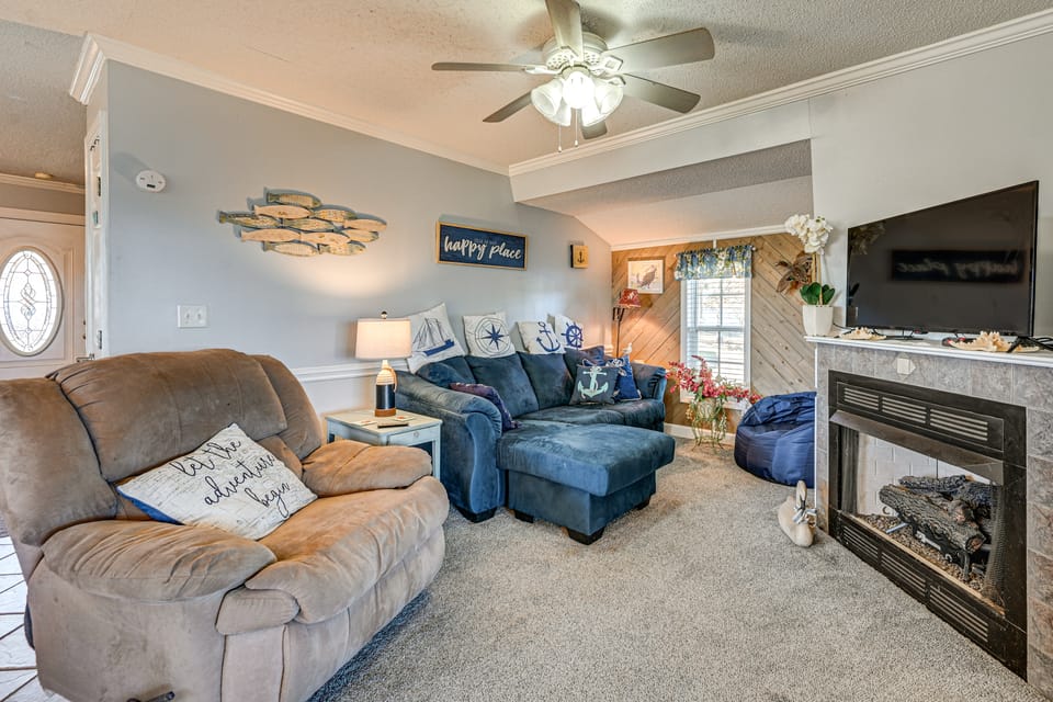 Boat Dock & Fire Pit: Waterfront Bath Getaway! House in North Carolina