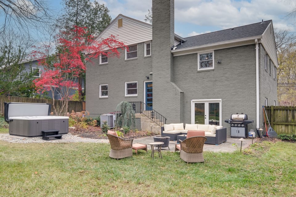 Upscale Family Retreat Near DC & Georgetown! House in North Bethesda